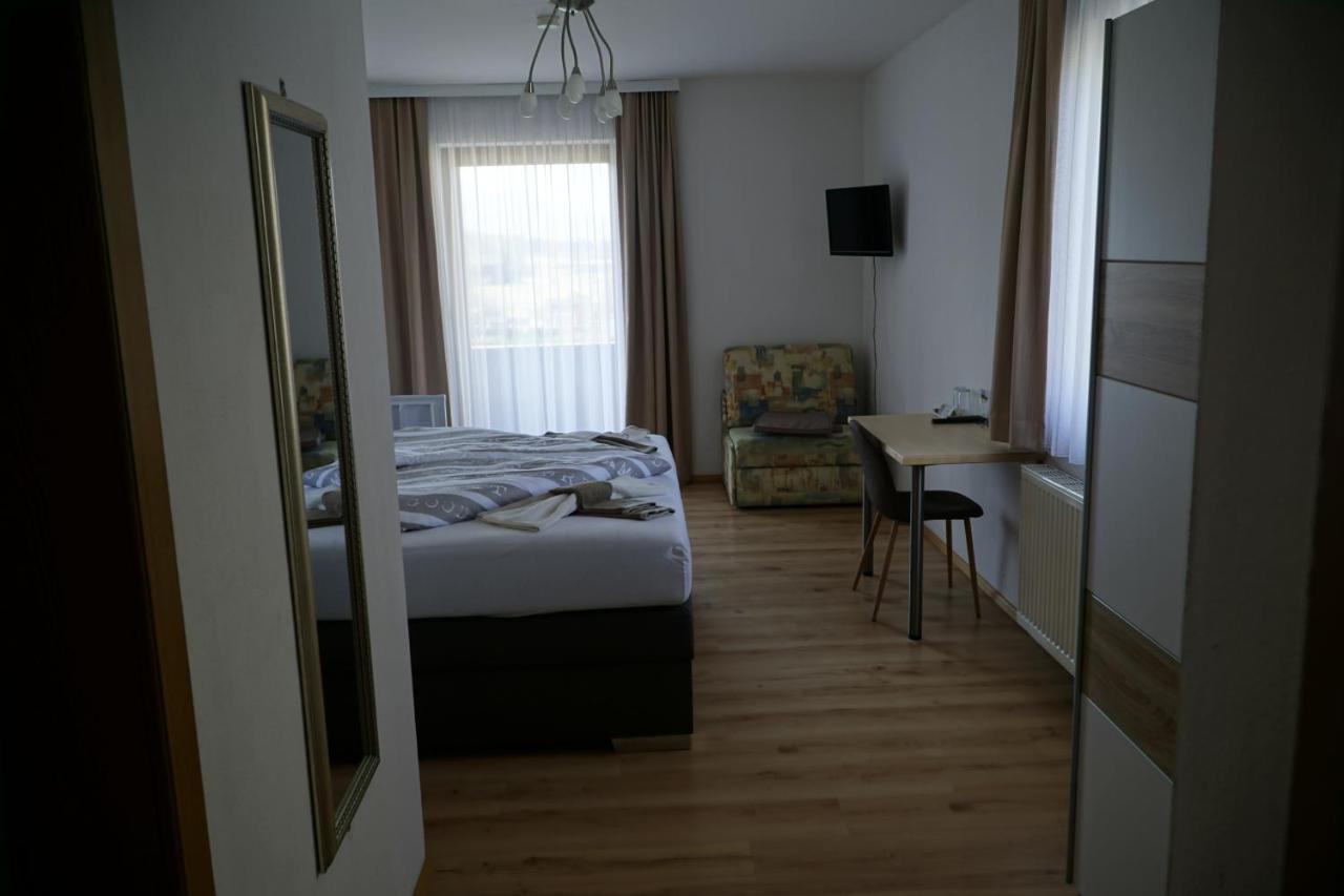Pension-Ferienwohnung Rotar ฟาคอัมซี ภายนอก รูปภาพ