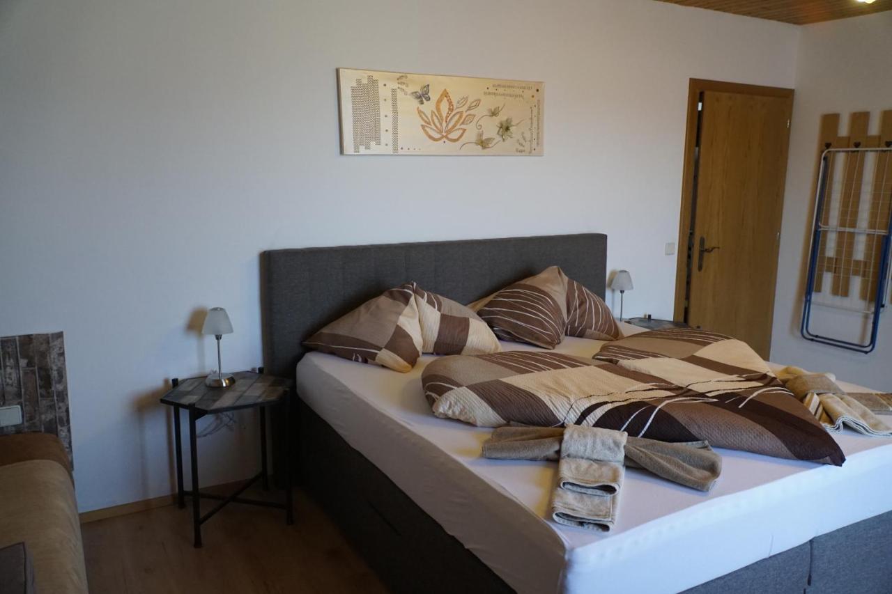 Pension-Ferienwohnung Rotar ฟาคอัมซี ภายนอก รูปภาพ