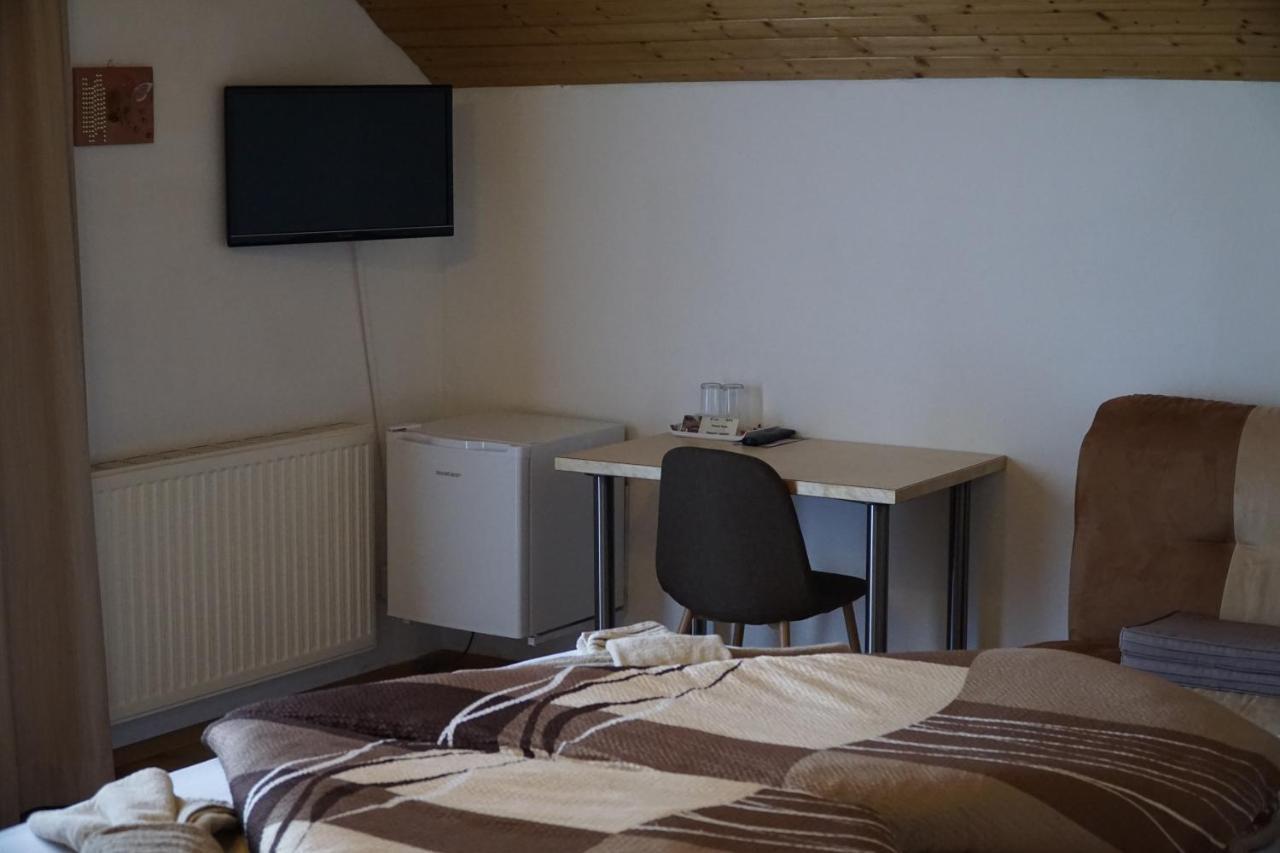 Pension-Ferienwohnung Rotar ฟาคอัมซี ภายนอก รูปภาพ