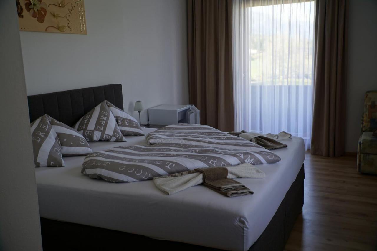 Pension-Ferienwohnung Rotar ฟาคอัมซี ภายนอก รูปภาพ