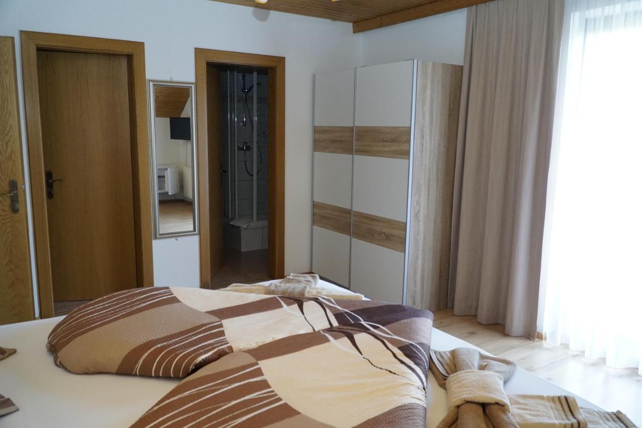 Pension-Ferienwohnung Rotar ฟาคอัมซี ภายนอก รูปภาพ