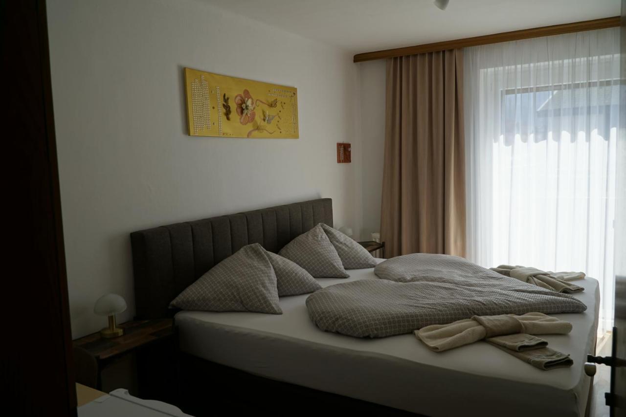 Pension-Ferienwohnung Rotar ฟาคอัมซี ภายนอก รูปภาพ