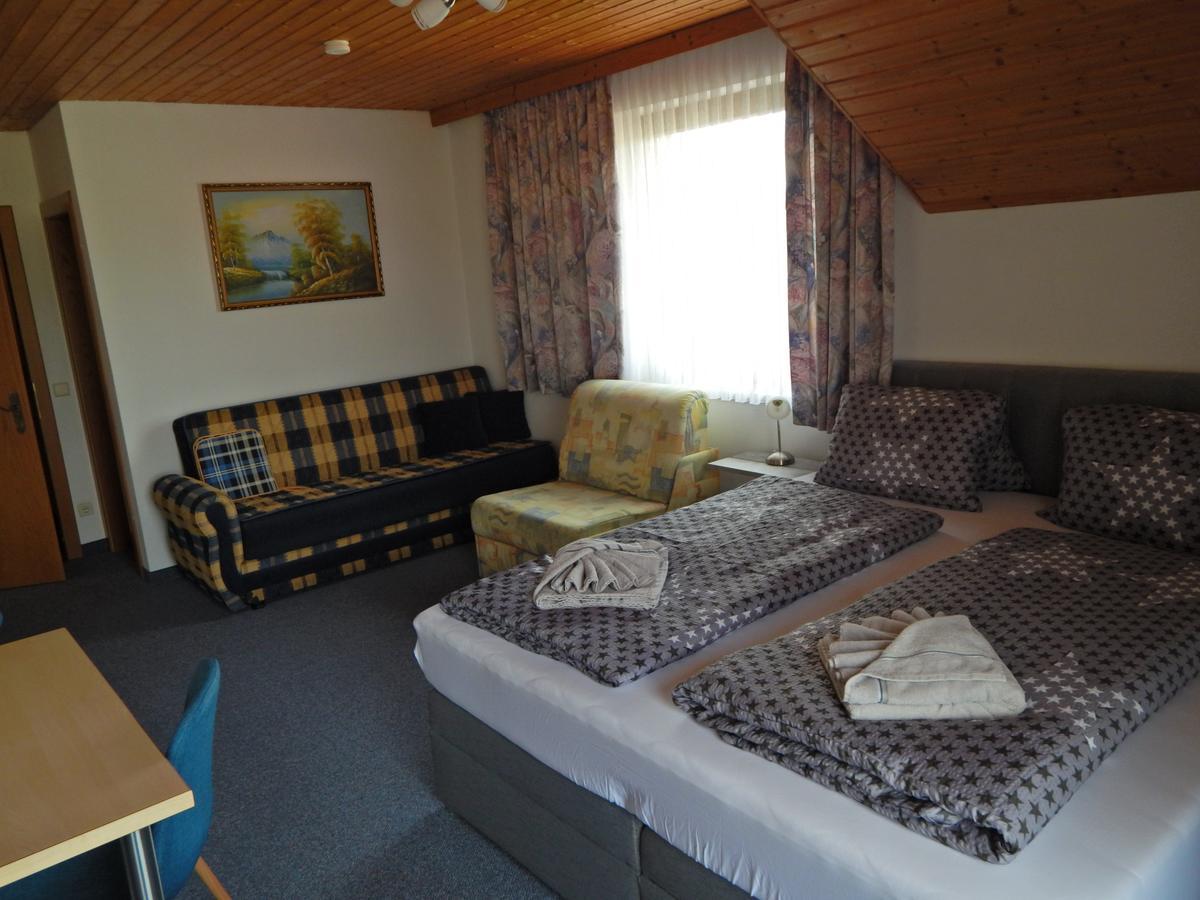 Pension-Ferienwohnung Rotar ฟาคอัมซี ภายนอก รูปภาพ